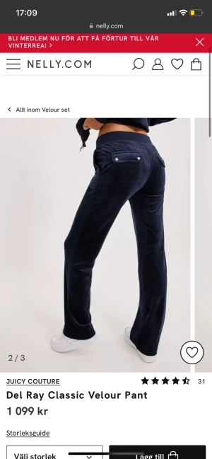 Mörkblå juicy - Säljer mina mörkblå juicy byxor för att jag tröttnat på färgen, sytt upp dom då de var väldigt långa på mig så passar någon mellan 150-160 cm. Tryck inte på köp nu utan skriv till mig istället!