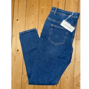 Jeans Carin Wester - Jeans ”Skinny stretch” från Carin Wester i storlek 42. Aldrig använda och prislappen (499kr) är kvar. Köparen står för fraktkostnaden.