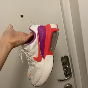Nike air Max - Säljer mina Nike air Max verona, då de ej kommer till användning. Använda 3-4 gånger. Nypris: 1295:-. 