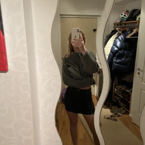 Cool kjol - Säljer denna coola kjol från bershka