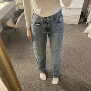 Ginatricot perfect jeans - Gina jeans i otroligt bra skick. För fler bilder eller frågor så är det bara att kontakta. Pris kan diskuteras.
