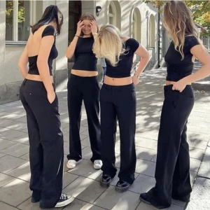 Kostymbyxor  - Slutsålda kostymbyxor byxor från alobha_label!! Dom är i stl S och är helt oanvända💗💗