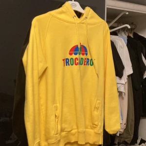 Trocadero hoodie  - Trocadero hoodie, aldrig använd. Storlek L. Ordinarie pris 550kr
