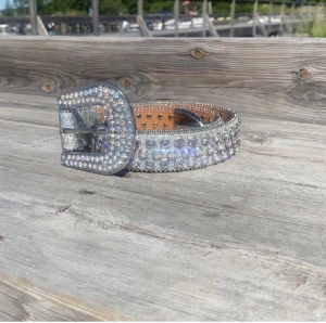 Bälte - Sjukt rhinestone bälte knappt använt