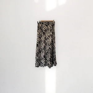 Kjol - Storlek small