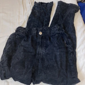 Jeans - Jeans från hm. Storlek 146. VID KÖP AV FLERA KLÄDER KONTAKTA MIG FÖRST