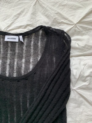 Stickad långärmad - Stickad tajt långärmad från weekday, i nyskick🌷