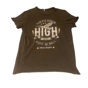 T-shirt  - Snygg T-shirt i bra skick❤️‍🔥