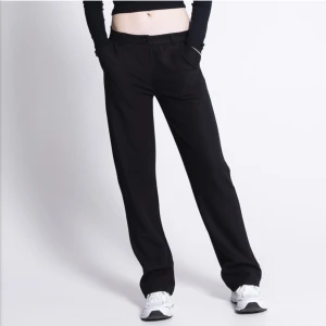 Lågmidjade kostymbyxor lager 157 - Säljer dessa lågmidjade kostymbyxor från lager 157. Aldrig använda!💞