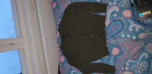 Kort stickad kofta - Stickad kofta, använd några gånger.