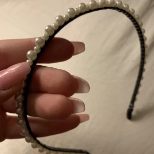 Diadem  - Jätte gulligt diadem som är använt ca 2 gnr 