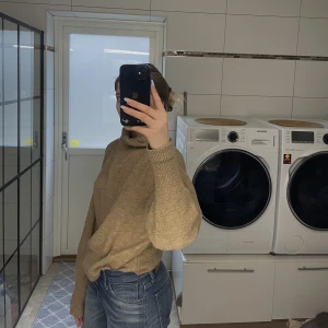 Mysig tröja  - Mysig tröja från h&m Bra skick!  Storlek Xs men stor i storlek 