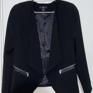 Kavaj - Jättefin kavaj som kom inte till användning 💗 pris kan diskuteras:) FRI FRAKT 