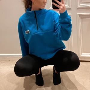 Fleece - Blå oversize fleece Prislapp kvar