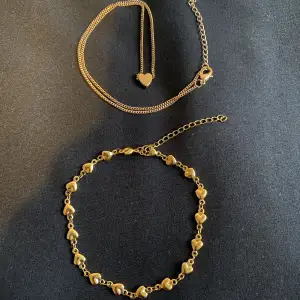 Nya Halsband och Armband . Halsband längd är 52 cm . Armband längd är 21 cm .
