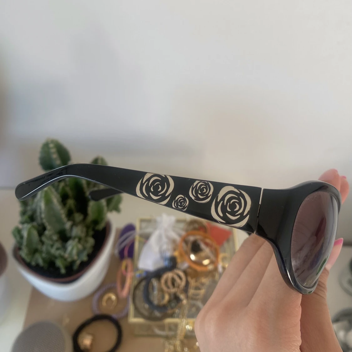 Miu miu solglasögon  - 91