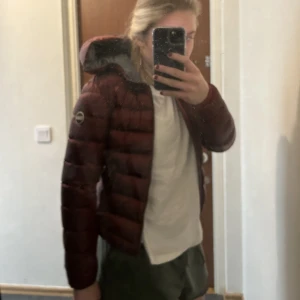 Colmar jacka  - Säljer min jättefina colmar jacka som är i ny skicka! Säljer den för 1250kr + frakt. Skriv för frågor!💕