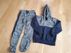 Mjukisbyxor luvtröja set, 122-128  - Jättefint mjukisset för barn 122-128  Väldigt bra skick och inga synliga nötningar 