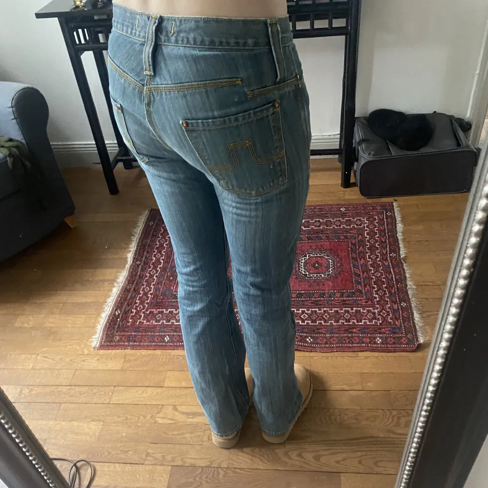 Snygga lågmidjade jeans från J.Lindberg i strl S-M. Jag är 168 cm lång. Jeans & Byxor.