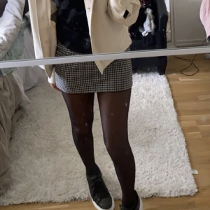 Kjol - Säljer denna kjol, nyskick använd fåtal gånger 💕