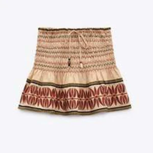 Zara kjol! - Säljer min populära zara kjol!! Storlek S och i nytt skick💕💕