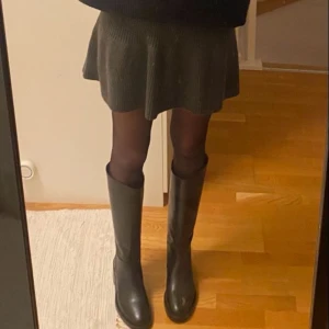 Svart boots - Använda en gång!❤️ nypris 1700kr💕