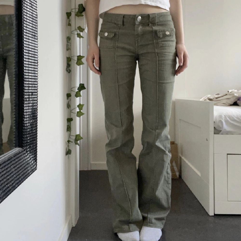 Grön gröna hm jeans slutsålda! | Plick Second Hand
