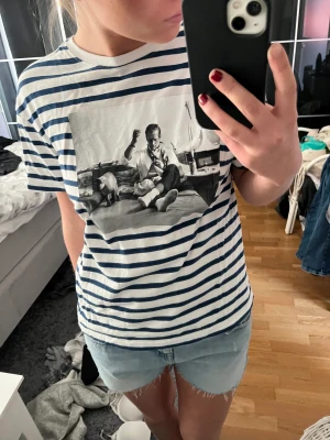 T-shirt - En unik zara och true Paulman tröja som köptes för 2 r sen men knappt använt💕