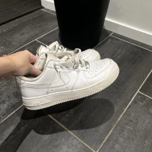 Air force  - Säljer mina Airforce som är använda få gånger och säljer pga det används ej längre.  Tvättas innan dem skickas❣️