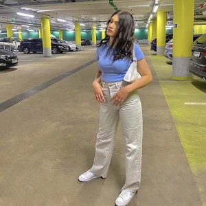 Zara - wide leg ljusgråa jeans - Använda men i bra skick! 