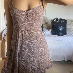 Fin somrig klänning - Fint skick! Paketpris vid köp av flera plagg