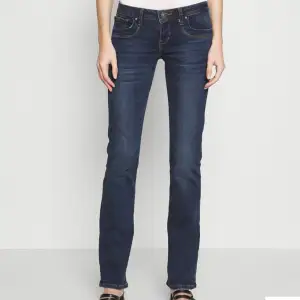 Skit snygga mörkblå jeans från Ltb. Nypris 829