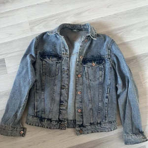 Oversized jeansjacka - Oversized jeansjacka från Veromoda