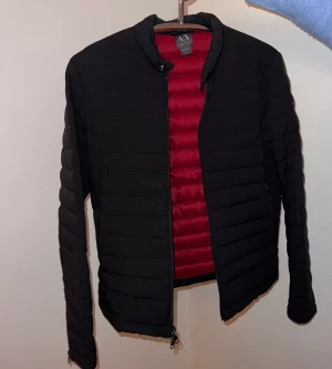 Armani exchange jacka  - Jacka från Armani exchange jacka till herrar. Storlek XS.