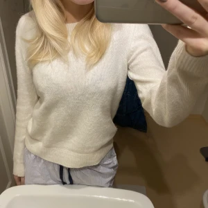 Stiackd tröja - Kommer inte till användning! Skriv vid frågor💕