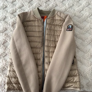 Jacka  - Parajumpers tunna jacka size M