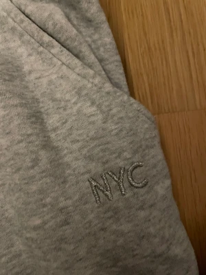 Mjukis byxor  - Hej❤️ett par mjukis byxor i storlek 146 från H&M 