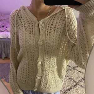 Cardigan  - Sååå fin stickad tröja från mango som inte finns att köpa längre ☺️ storlek m! 