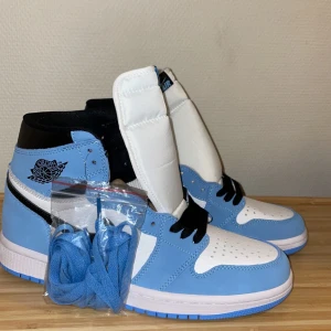 Air jordan 1 - Säljer mina air jordan 1 univeristy blue, helt nya.