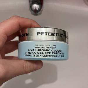 Peter thomas roth eyepatches. Nypris 675:-, använt typ 4-5 par av 30 par. Min hur under ögonen tålde inte dessa 😔