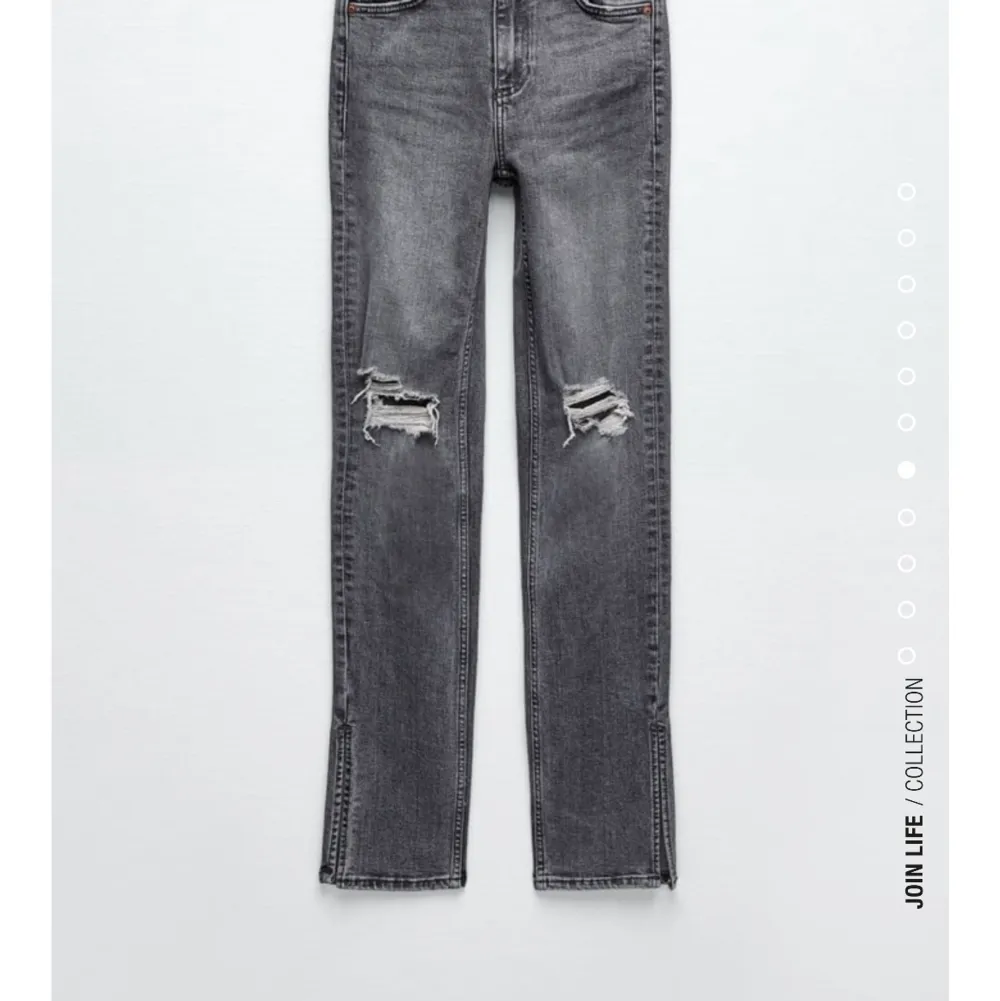 Gråa jeans från zara , super fina, använt en  del men ändå bra skick skriv för fler bilder❤️köpt för 359. Jeans & Byxor.