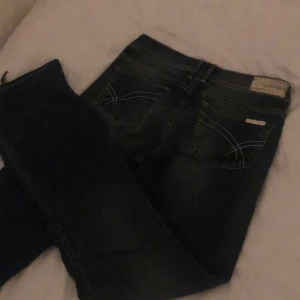 Thrifted Bootcut jeans St 29 - Byxorna är från Second Hand.  