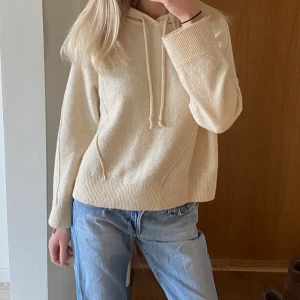 Stickad hoodie - Skitsnygg stickad hoodie från asos, tror den är slutsåld på deras hemsida❤️❤️