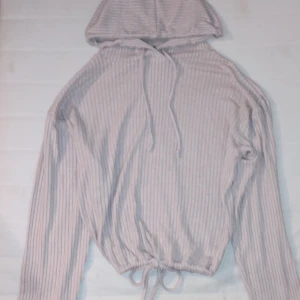 Stickad set från Gina tricot - Fint och perfekt både hemma och ute