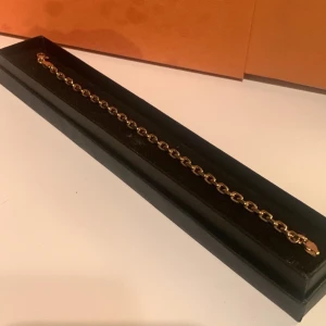 Ankarlänk armband 18k - Ihålig Ankarlänk armband i 18 karat 8,3gram Ca 5mm bred 21,5cm lång Svenskt rödguld Skickas med Rekomenderat brev  Endast seriösa.