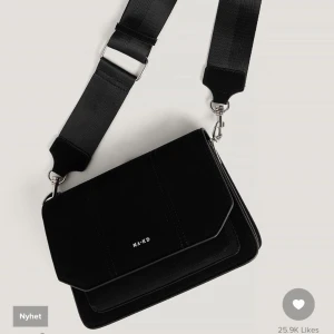 Nakd väska - Superfin väska från nakd i mockaimitation, nypris 429💞