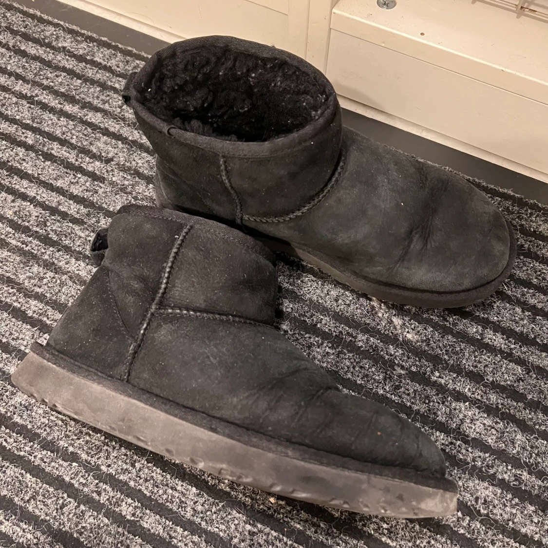 Uggs  - 90
