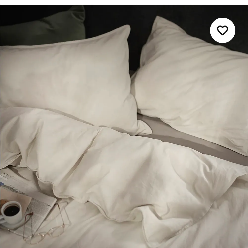 Sängkläder från Ikea,aldrig använda bara tvättade. Två st påslakan och fyra örngott i samma färg. Går bra att köpa bara ett sett också!  . Övrigt.