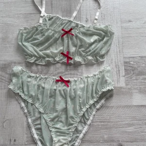 Set  - Säljer detta fina setet då jag inte använder det, det är oanvänt alltså❤️