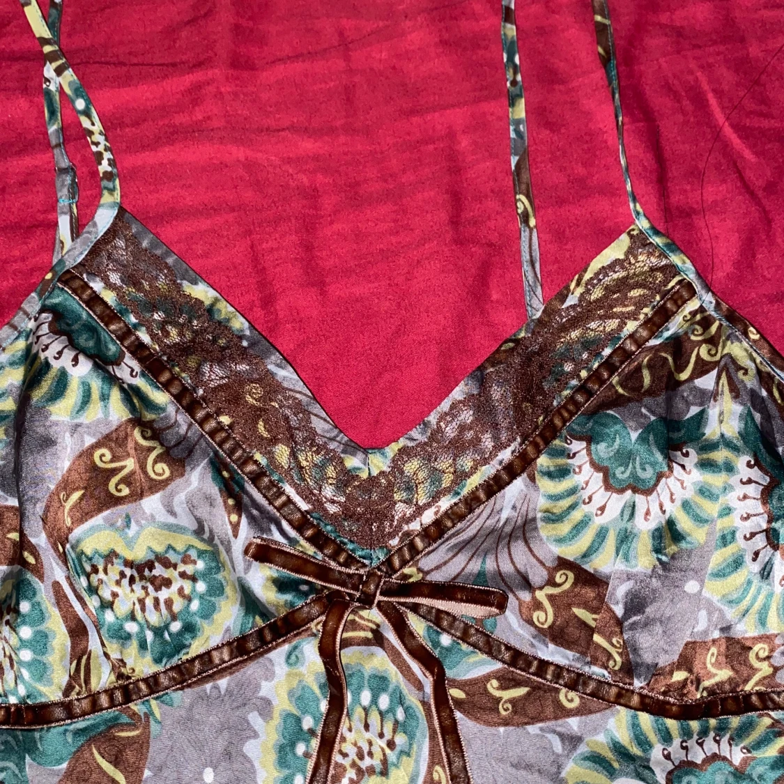 mönstrad satin linne med spets - 90